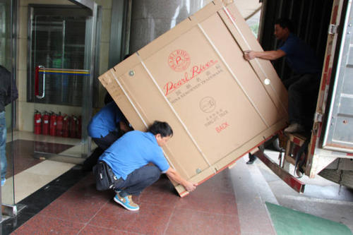 仲巴钢琴贵重工艺品无忧运